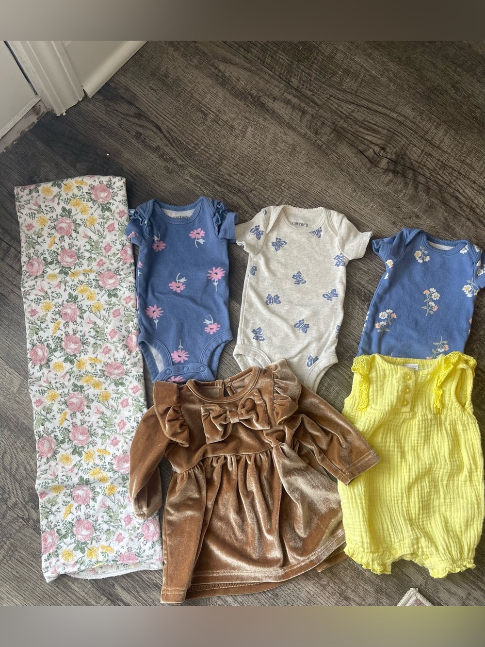 Girls NB - Baby Onesies & Dress w/ Floral Prints - Blue, White, Brown, Yellow